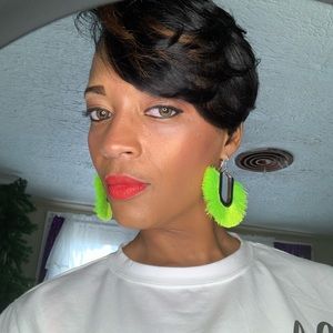 Meet your Posher, Gloria